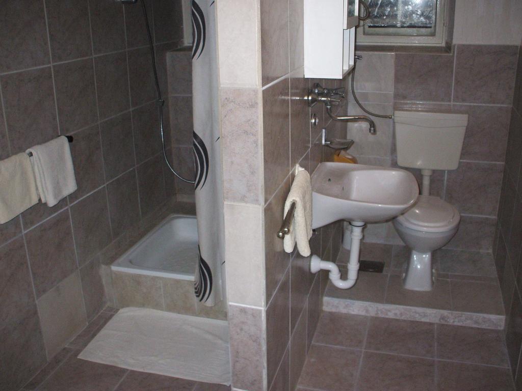 Apartmani Mira Сень Экстерьер фото